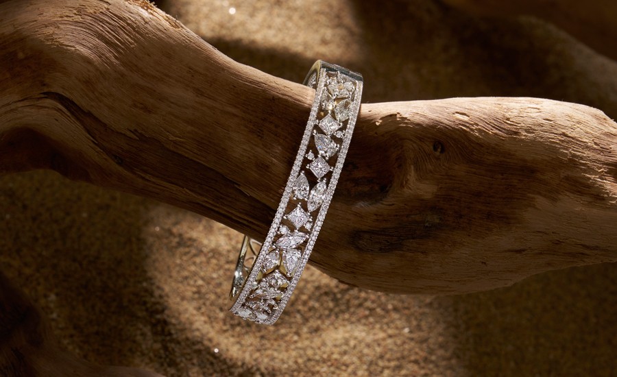 Luigi Citi Bottega Orafa: Crafting Emotions in Light and Stone