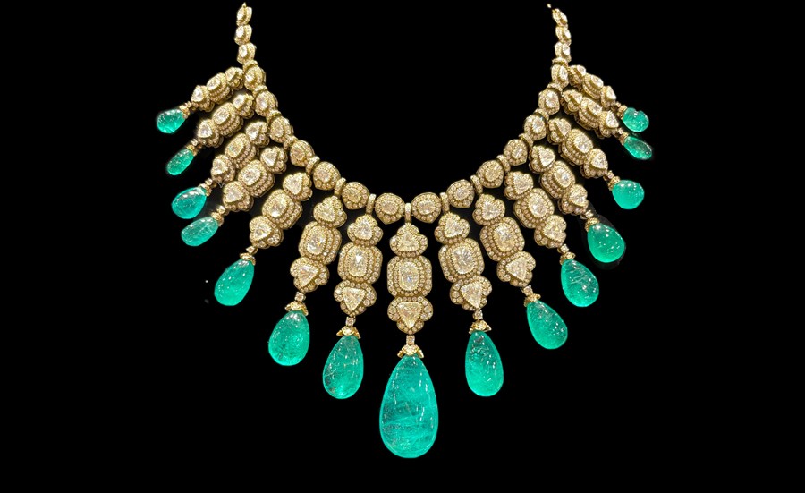 Gems and Jewels Palace: Timeless Craftsmanship and Regal Elegance